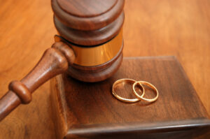 arizona divorce lawyers rings gavel